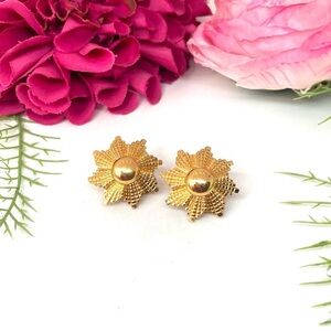 VINTAGE⚜️RARE MONET Golden Burst Clip Earrings